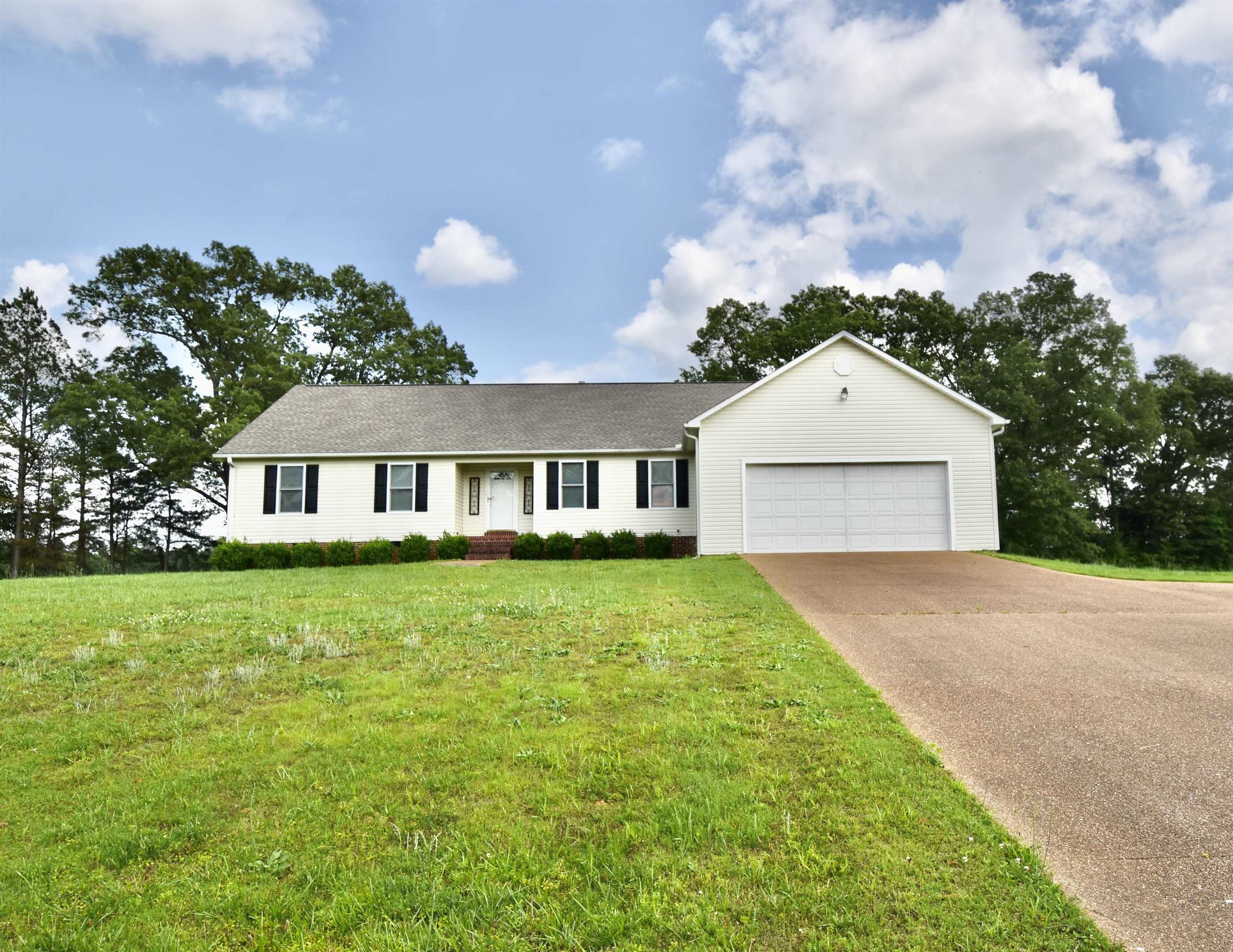 Property Photo:  364 Gandervalley Lane  TN 38351 