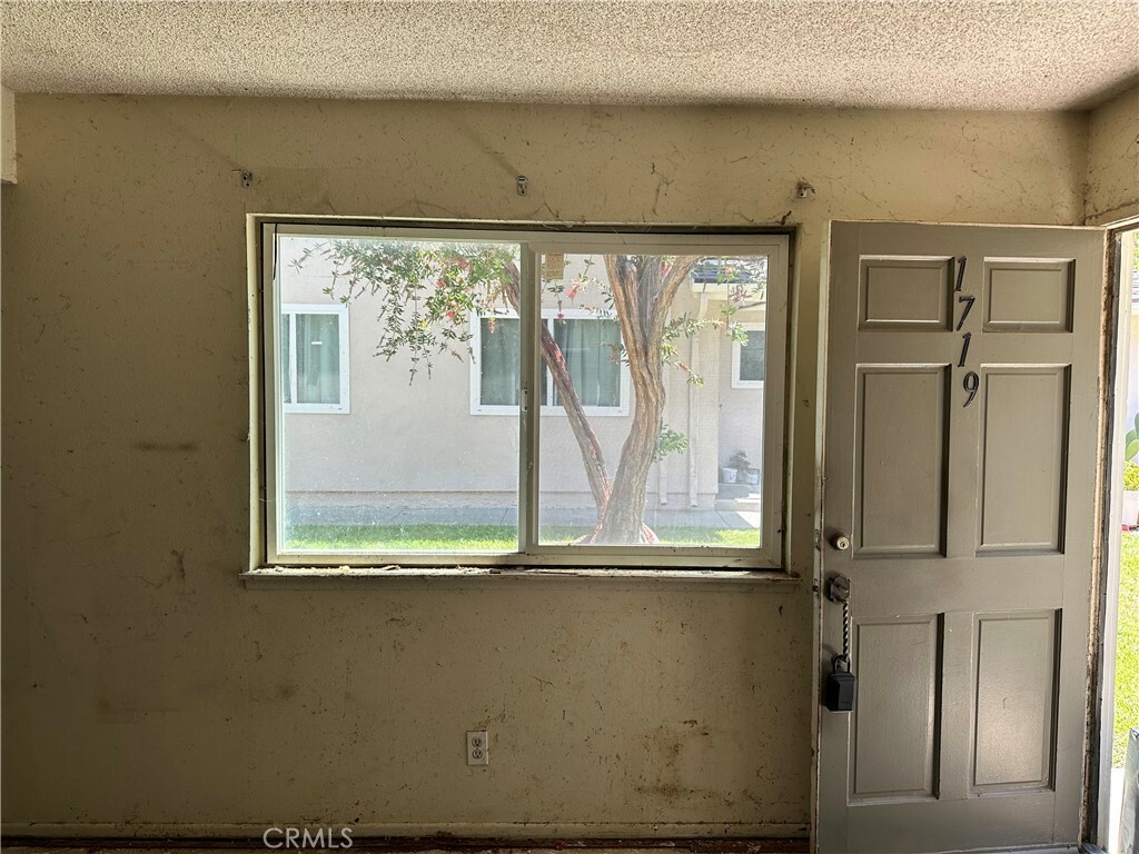 Property Photo:  1719 Calle Zafiro  CA 91320 