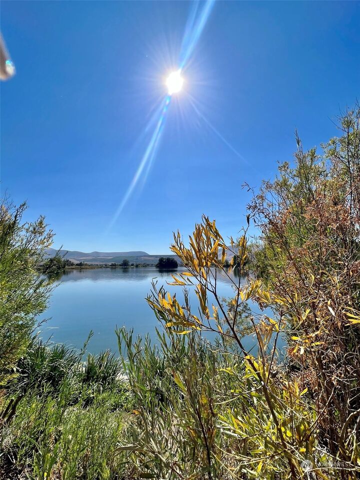 Property Photo:  7275 Xx Number 6 Road  WA 98926 