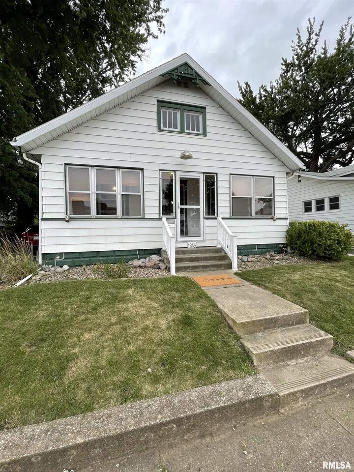 1316 Center Street  Pekin IL 61554 photo