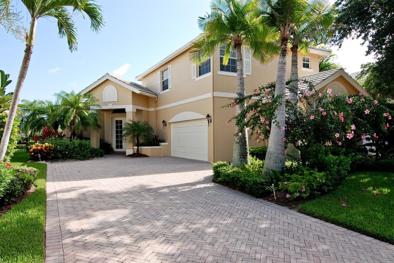 Property Photo:  113 Victoria Bay Court  FL 33418 