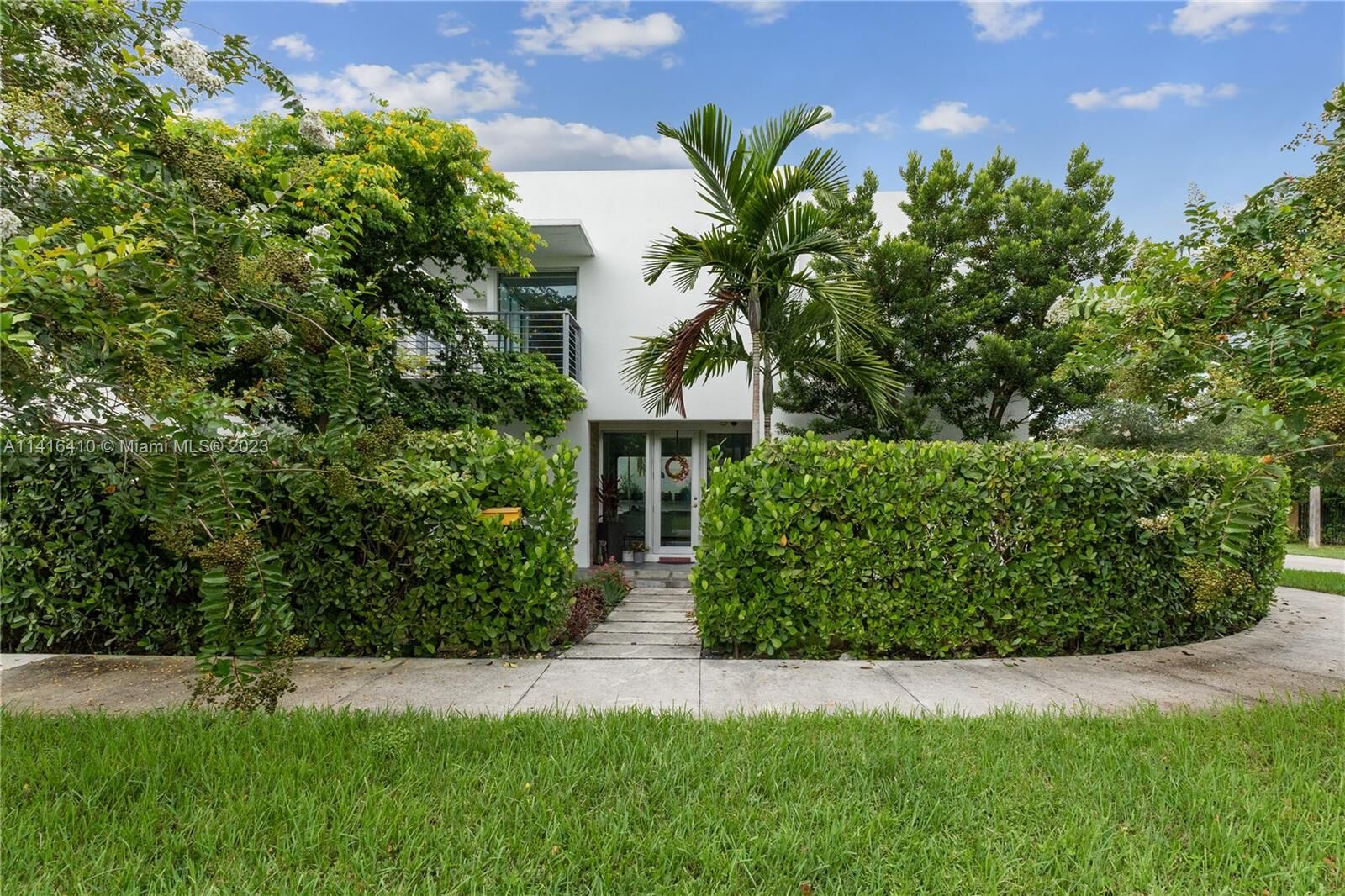 Property Photo: 3100 Elizabeth St FL 33133