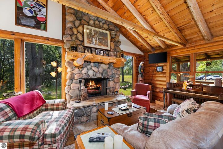 5482 Hodge Road  Kingsley MI 49649 photo