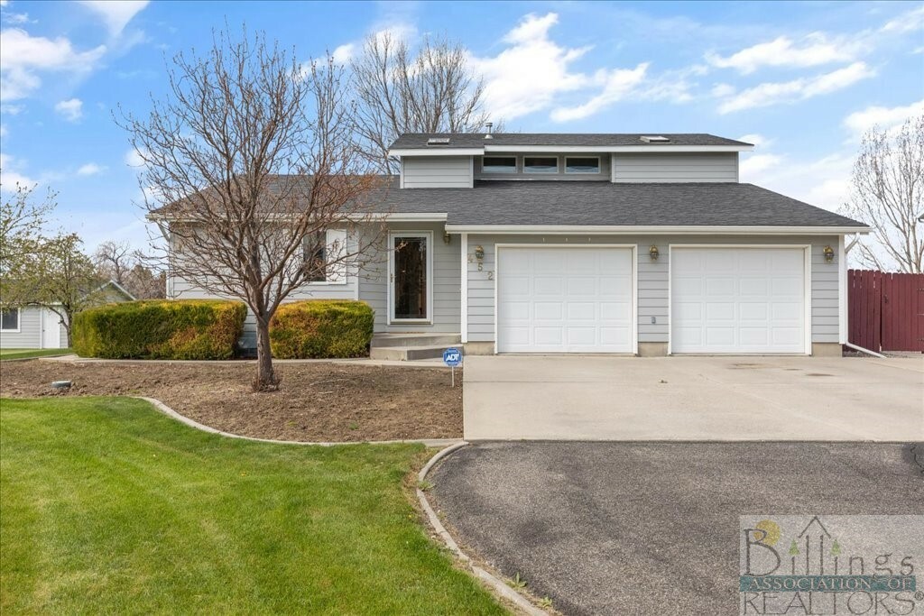 Property Photo: 452 Fairway View Drive MT 59044