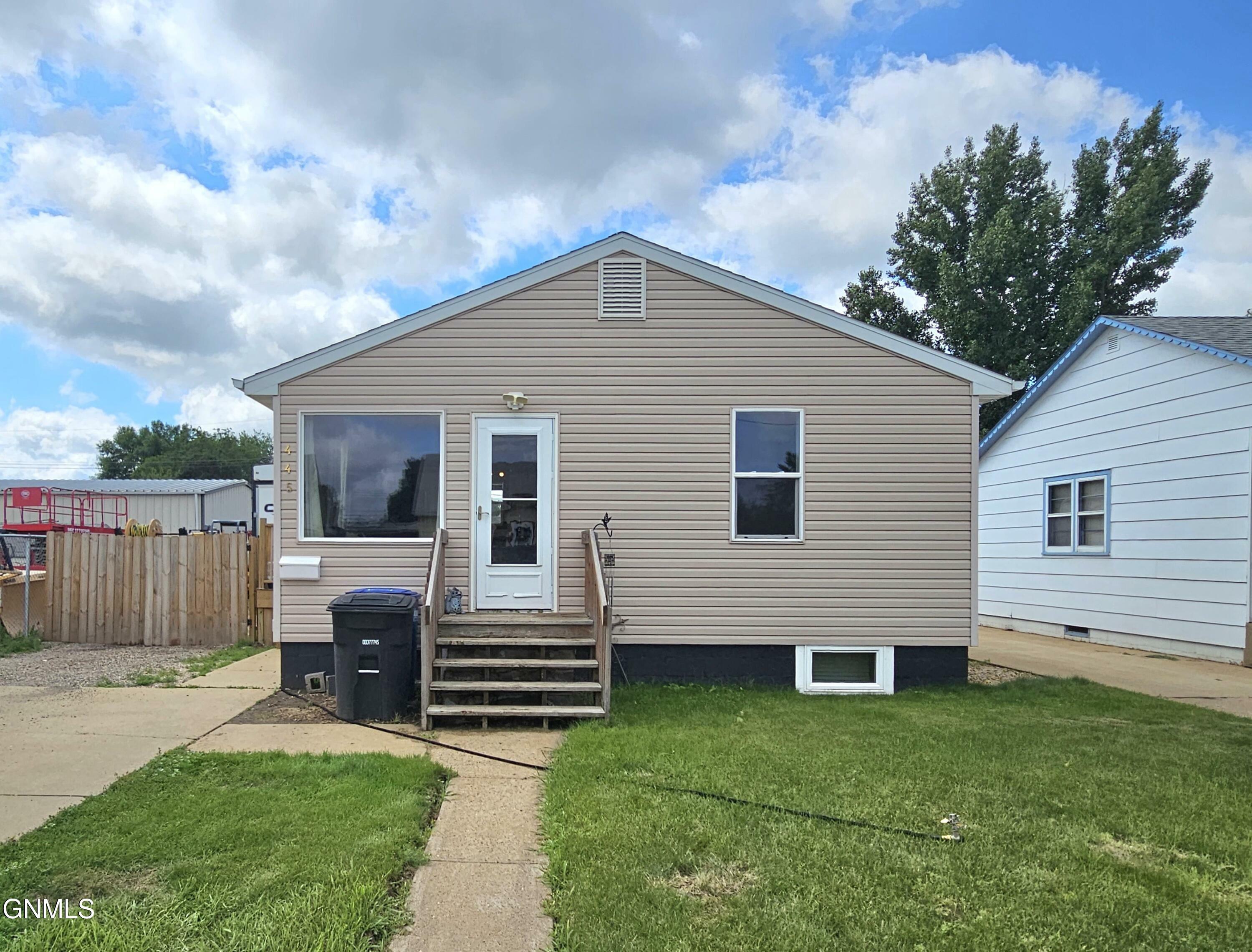 Property Photo:  445 1st Street SW  ND 58601 