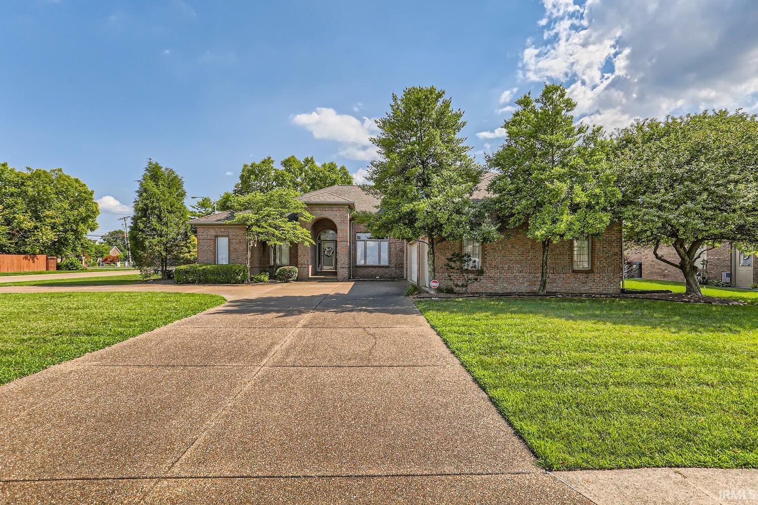 Property Photo: 7845 E Oak Street IN 47715
