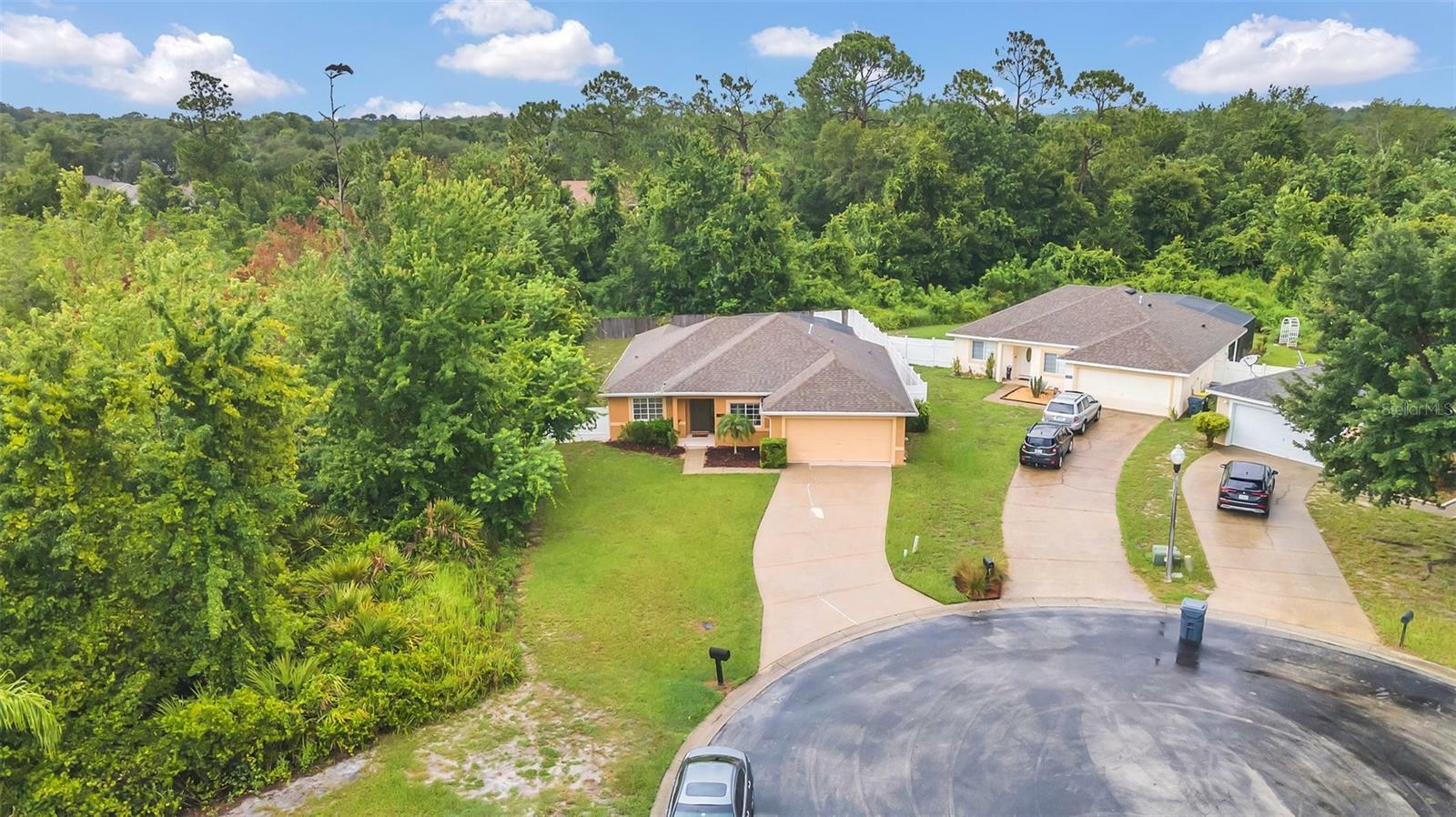 Property Photo:  470 Paradise Woods Court  FL 33896 