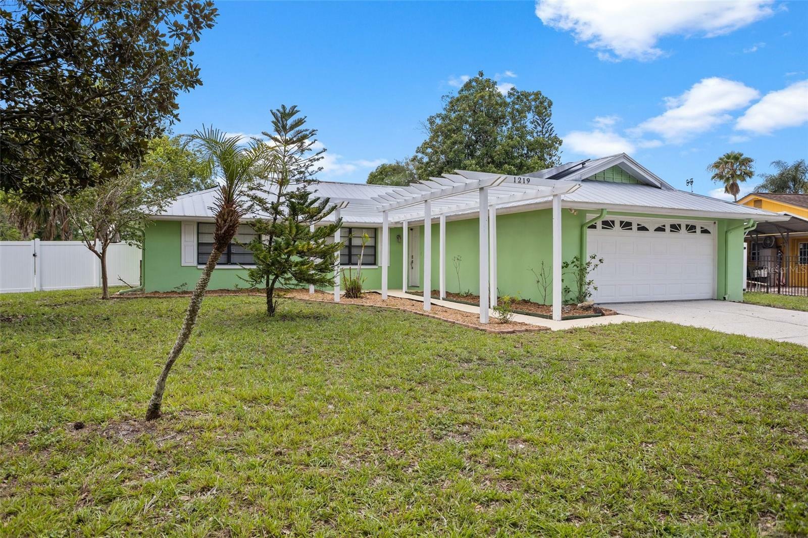 Property Photo: 1219 Waterbury Loop FL 33559