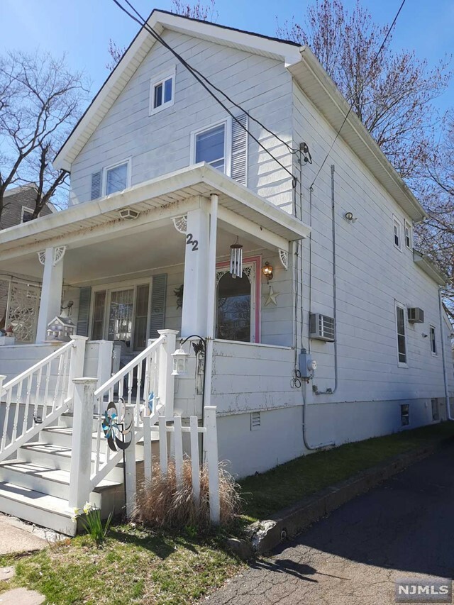 Property Photo:  22 Washington Avenue  NJ 07506 