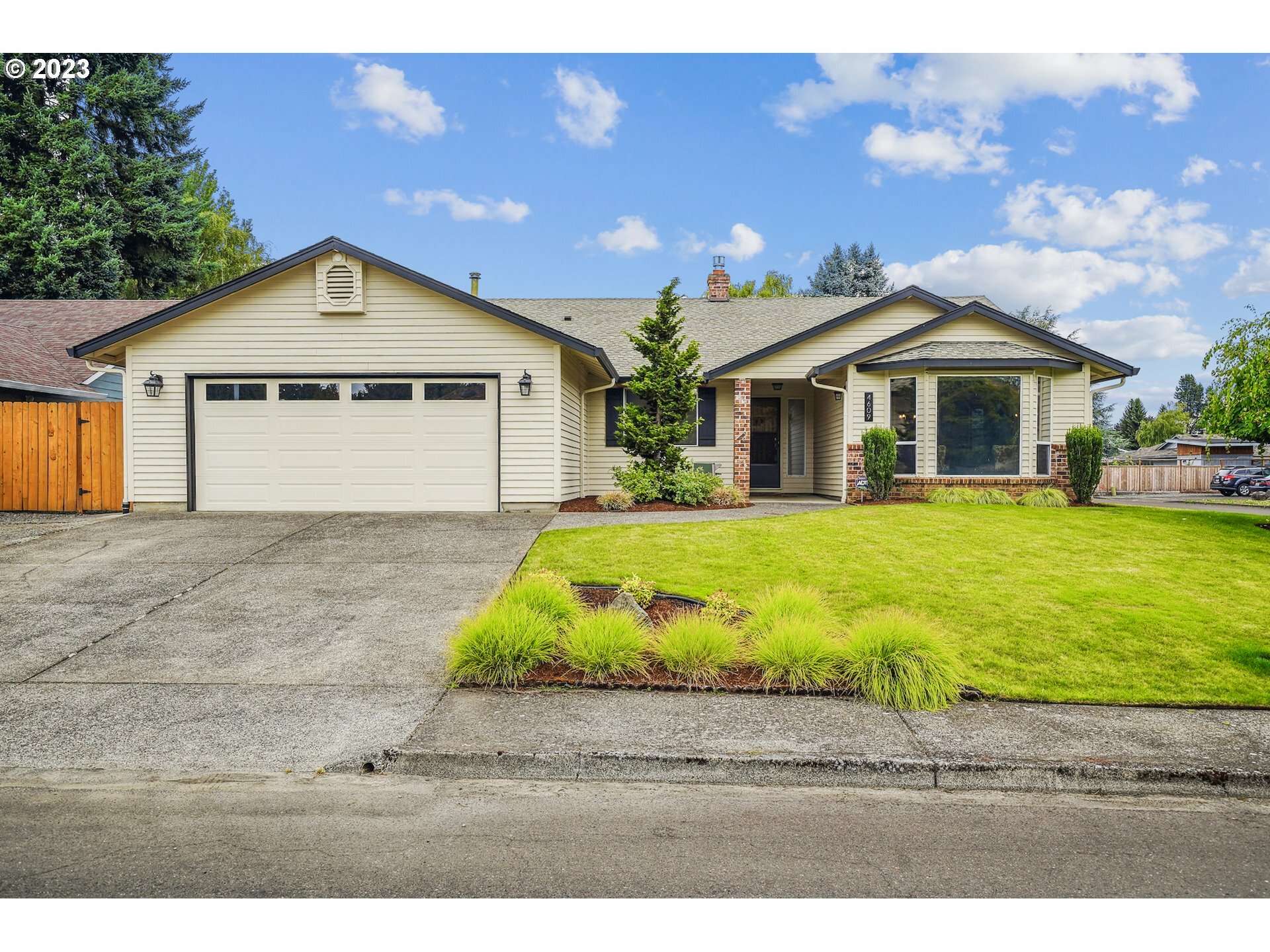 Property Photo: 4609 NE 25th Ct WA 98663