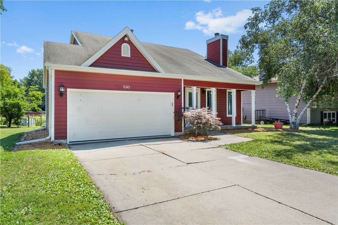 Property Photo:  530 Patterson Drive  IA 50047 