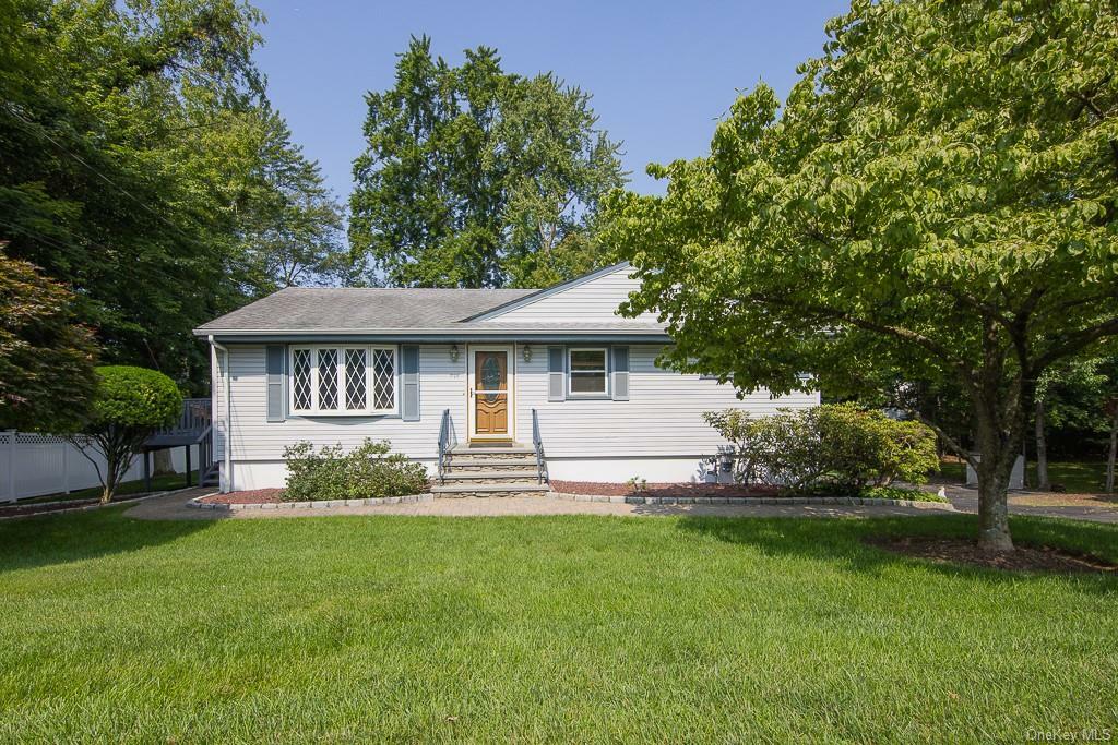 Property Photo:  325 S Middletown Road  NY 10965 