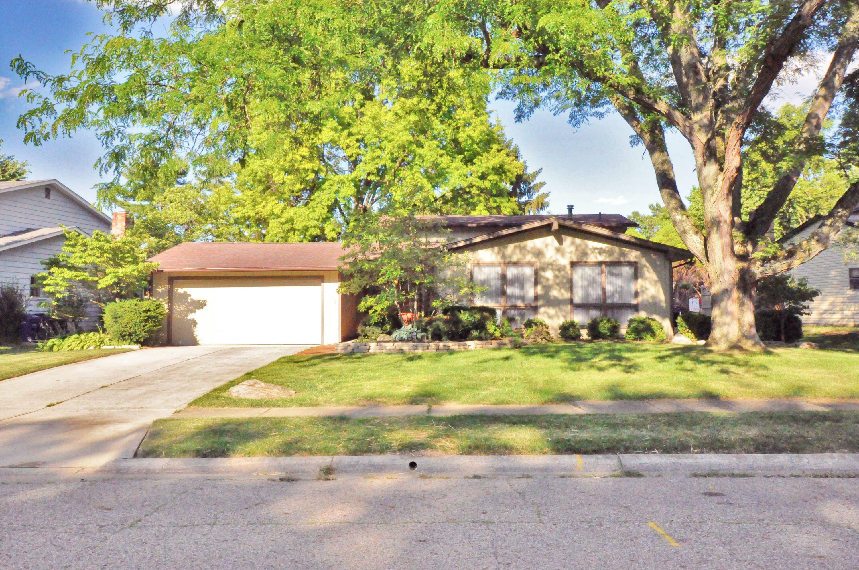 Property Photo: 1114 Twilight Drive OH 43068
