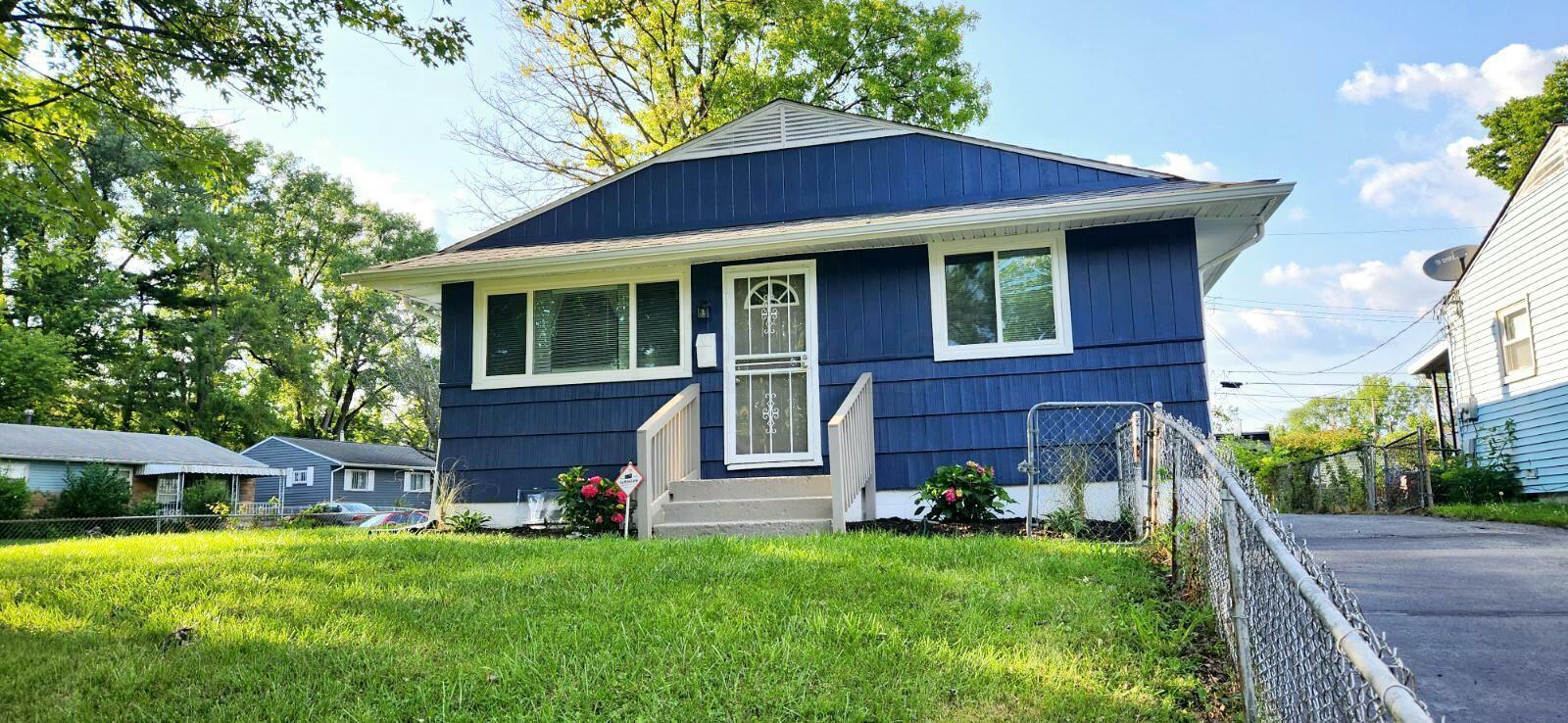Property Photo: 1668 Cordell Avenue OH 43219