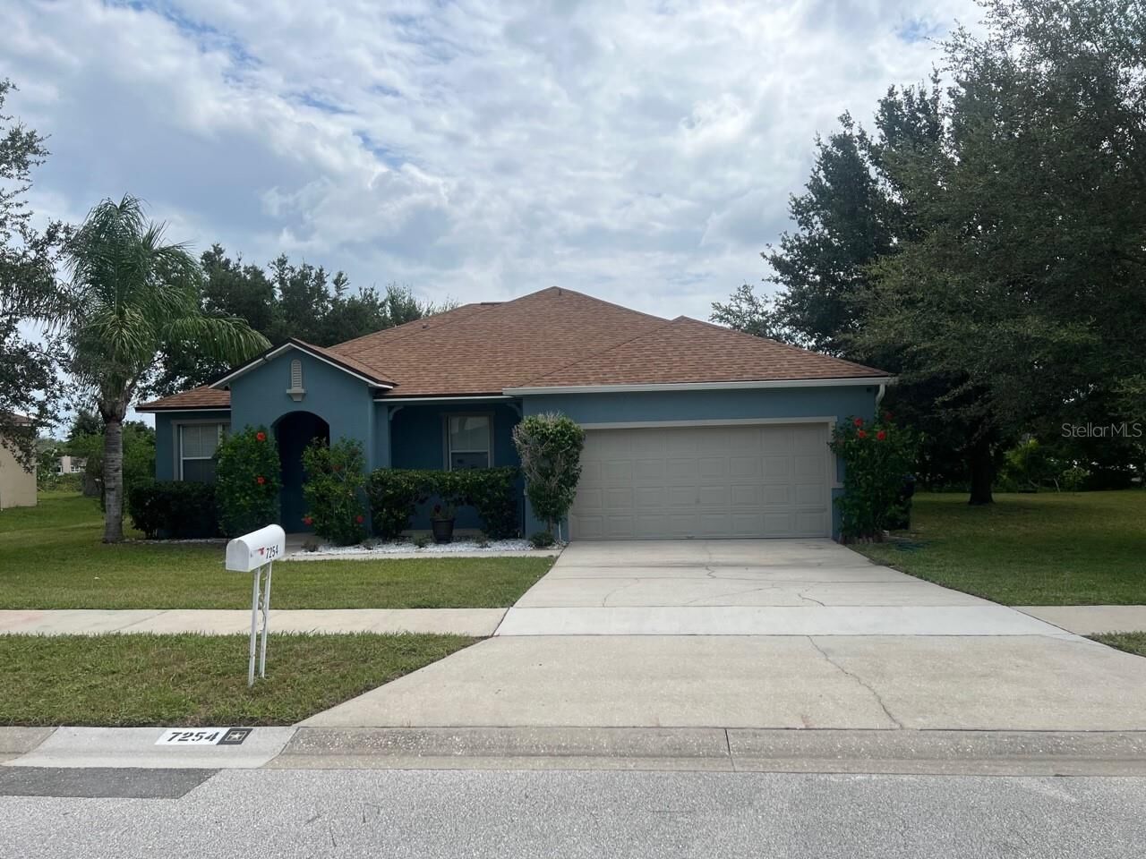 Property Photo: 7254 Country Run Parkway FL 32818