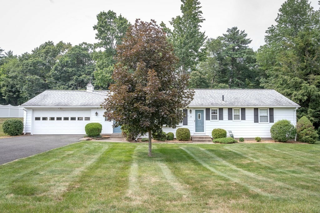 Property Photo: 10 Shadow Ln MA 01085