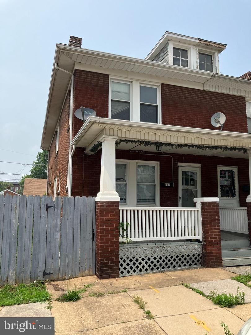 Property Photo:  667 Chestnut Street  PA 17403 