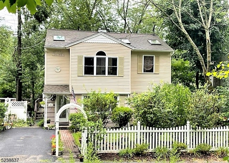 Property Photo:  95 N Cherry Rd  NJ 07849 