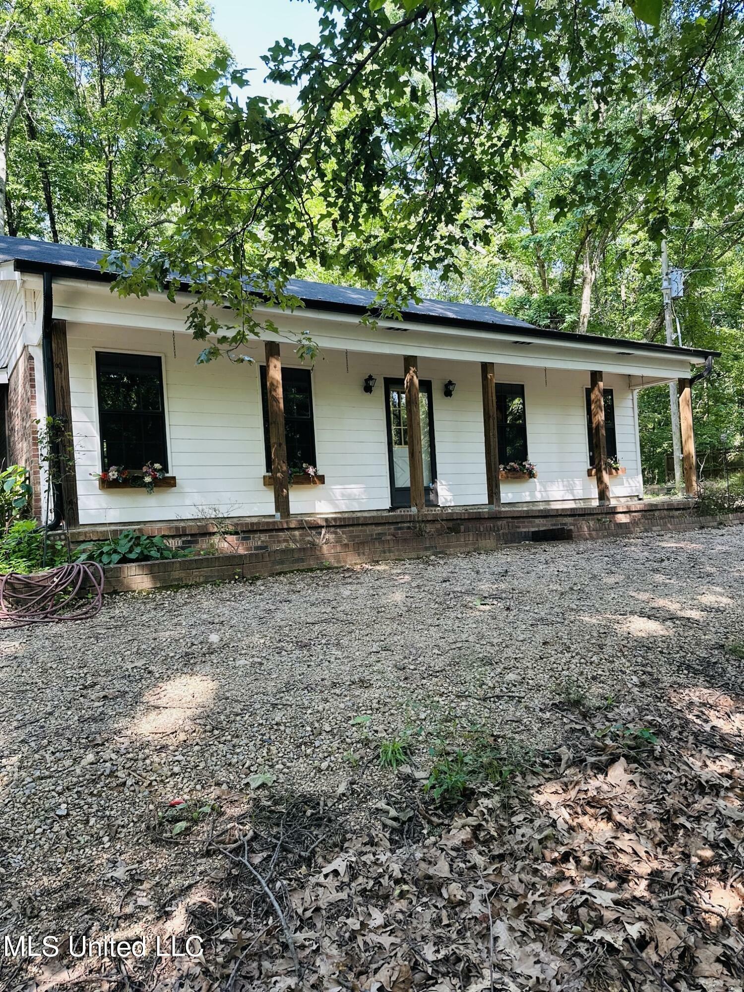 Property Photo:  1890 Konawa Road  MS 38632 