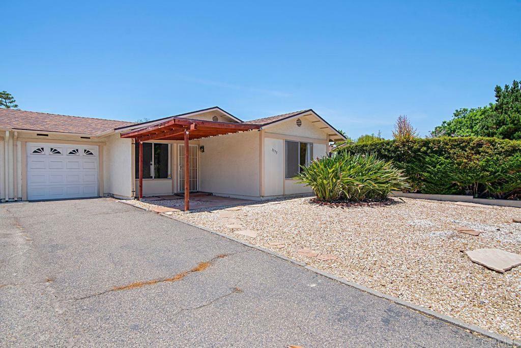 Property Photo:  1375 Panorama Ridge Road  CA 92056 