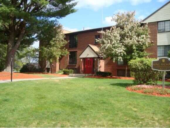 Property Photo: 12 L English Village Rd. #303 NH 03102