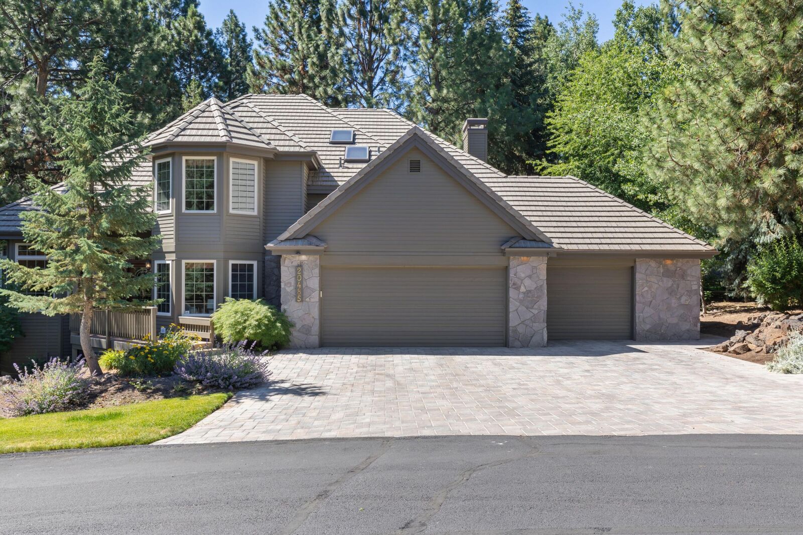 Property Photo:  20485 Outback Court  OR 97702 