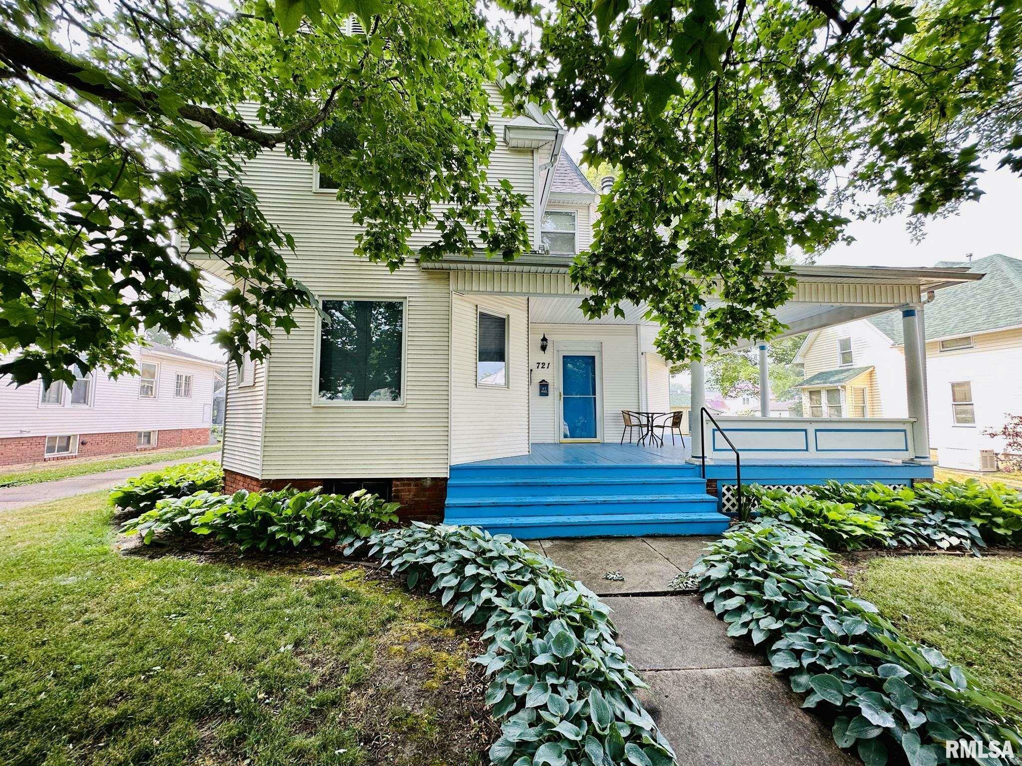 Property Photo:  721 E 2nd Avenue  IL 61462 