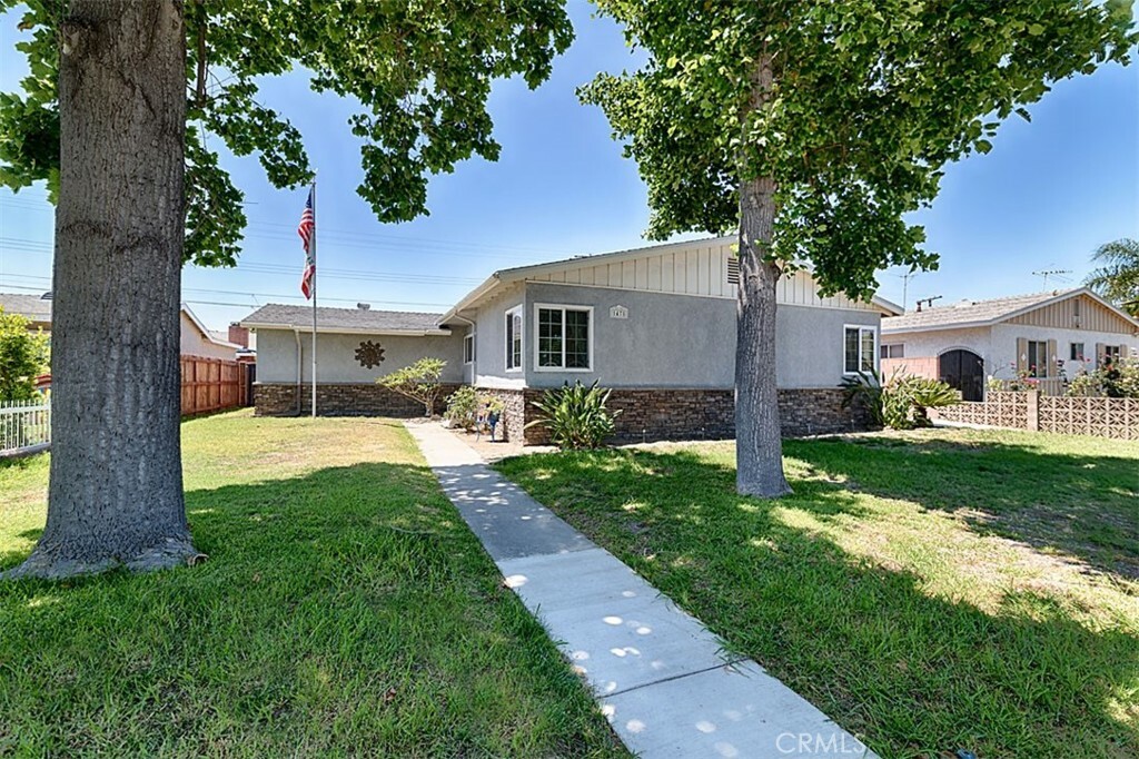 Property Photo:  1478 W Valencia Drive  CA 92833 