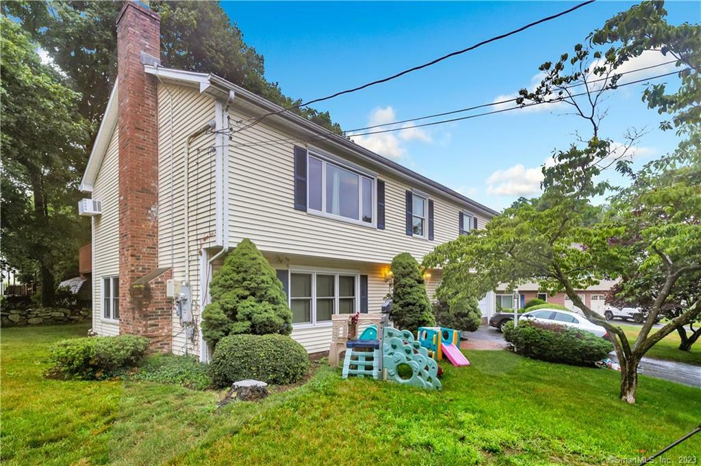 Property Photo: 80 Paradise Court CT 06614