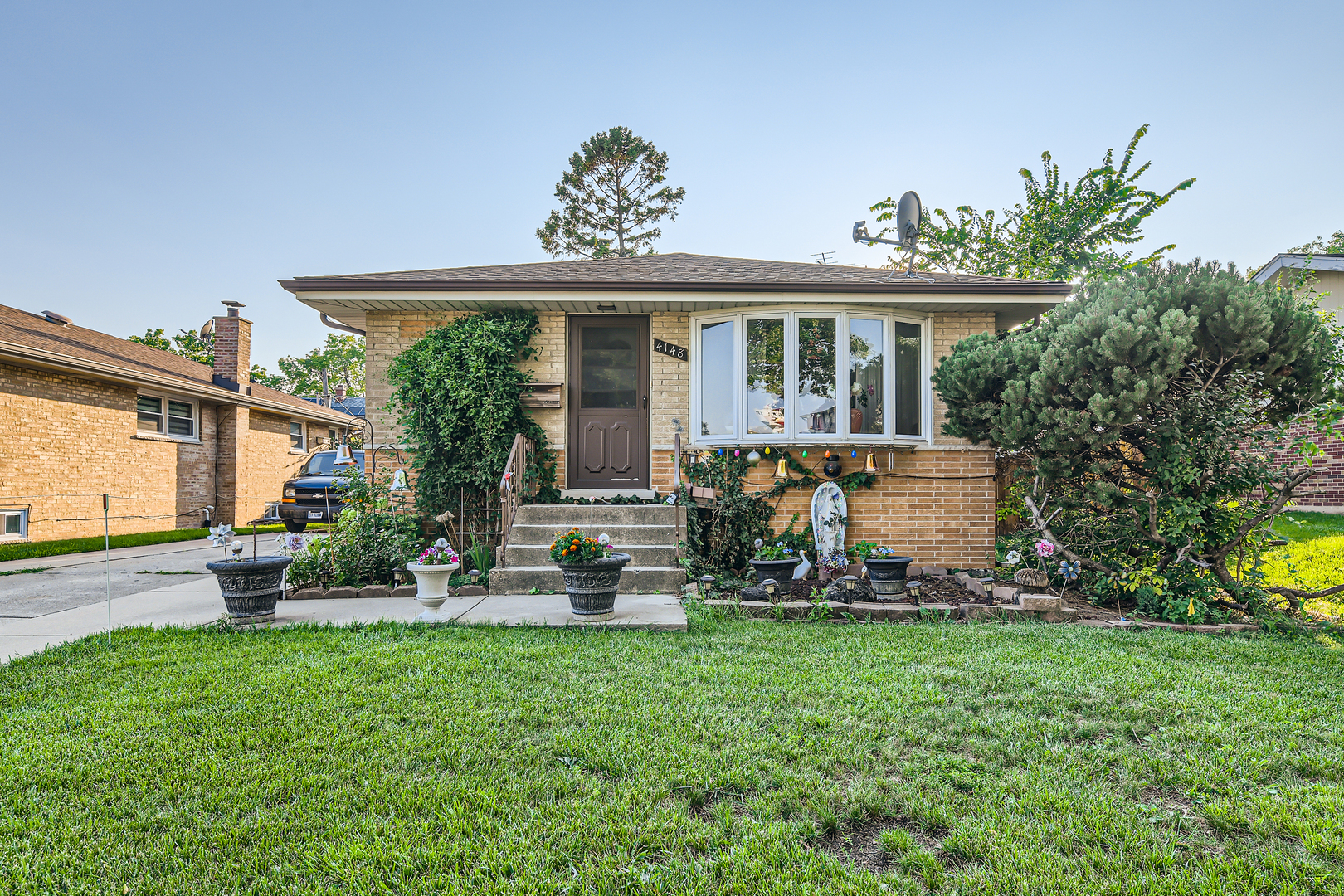 Property Photo: 4148 Goss Avenue IL 60176