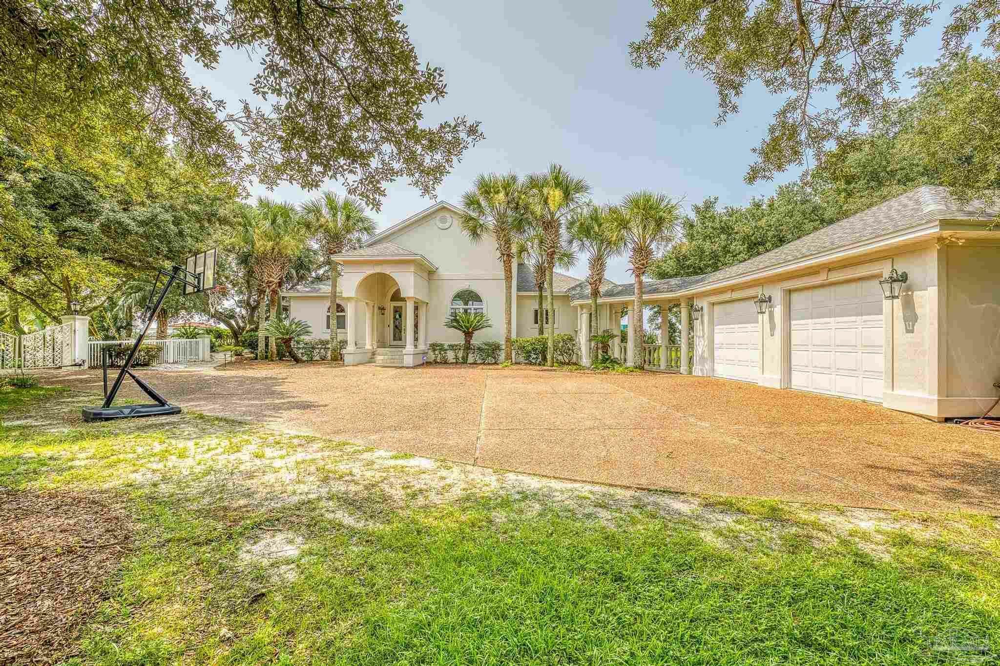 Property Photo:  14201 Canal Dr  FL 32507 