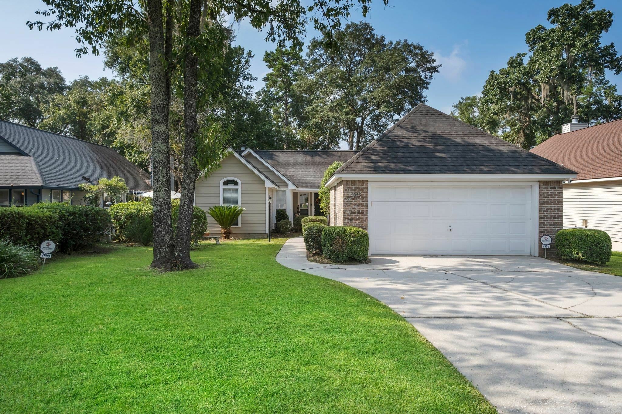 Property Photo:  2955 Paddington Drive  FL 32309 