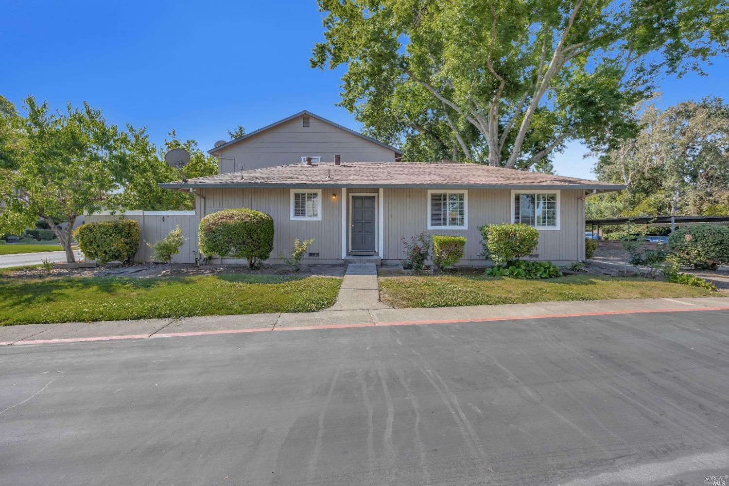 Property Photo:  321 Algiers Court  CA 95409 