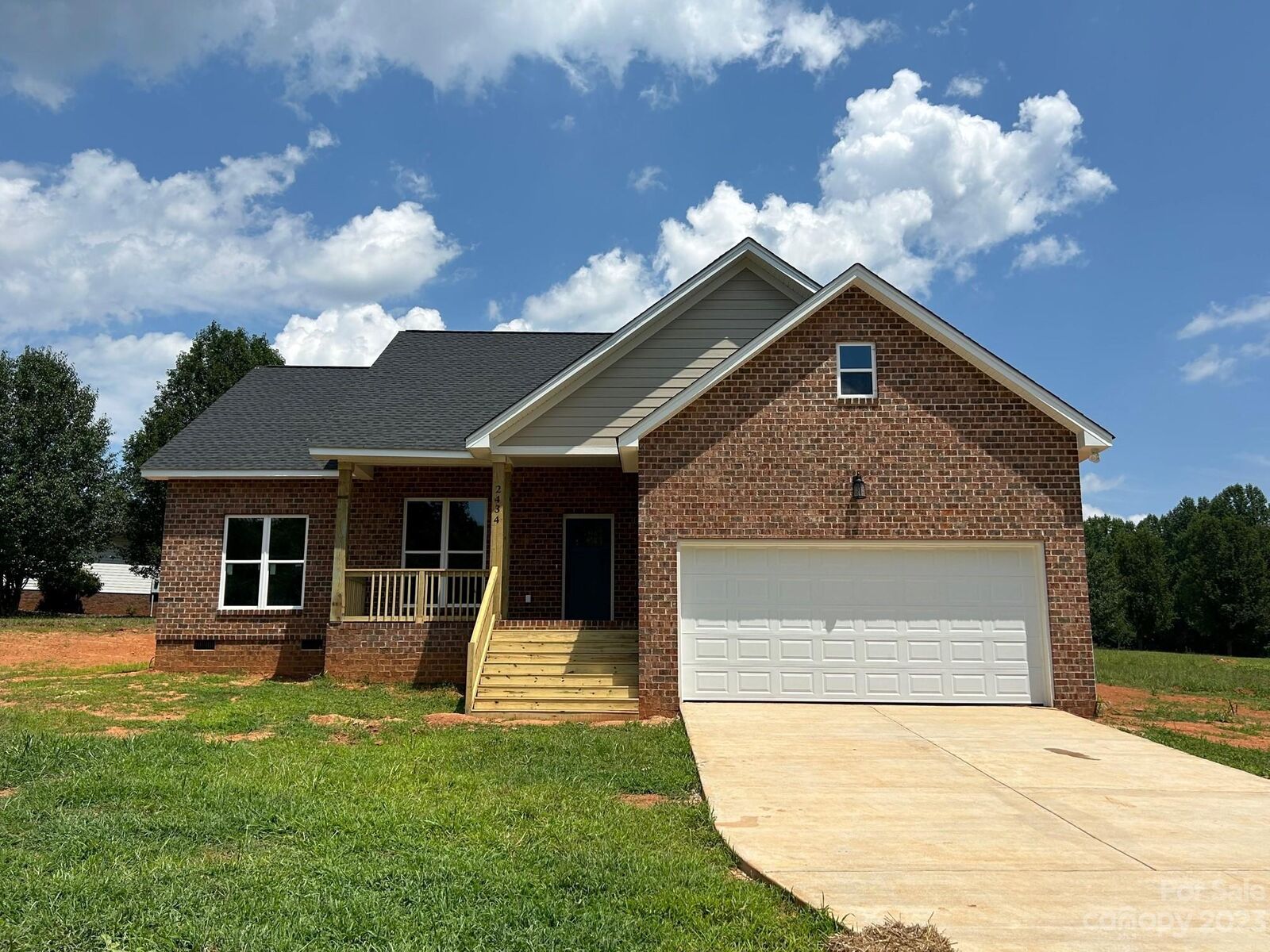 Property Photo: 2434 Green Valley Court NC 28168