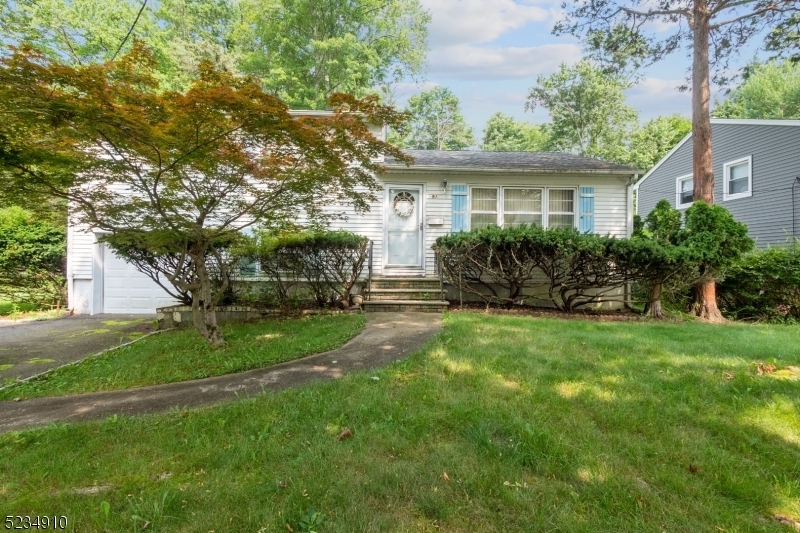 Property Photo:  91 S Ashby Ave  NJ 07039 