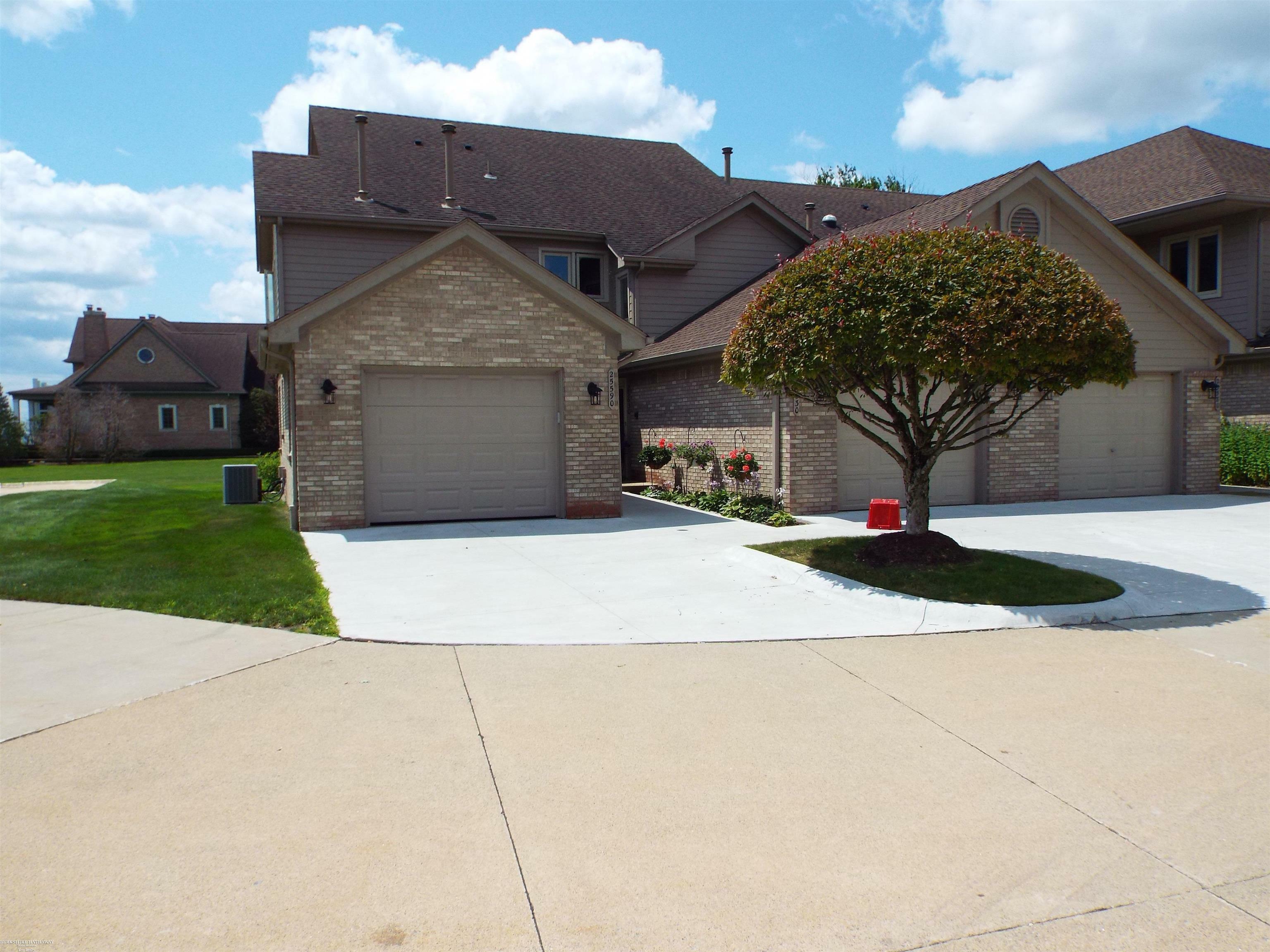 Property Photo:  25590 Waterview  MI 48045 