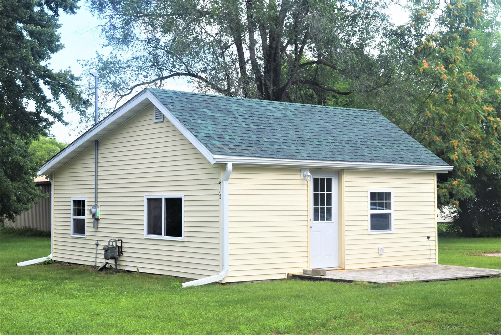 Property Photo:  415 Kiddville Street  MI 48809 