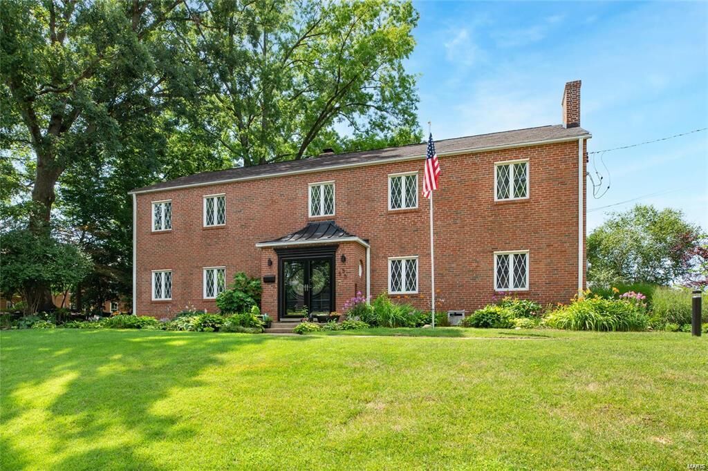 Property Photo:  555 E 11th Street  IL 62002 