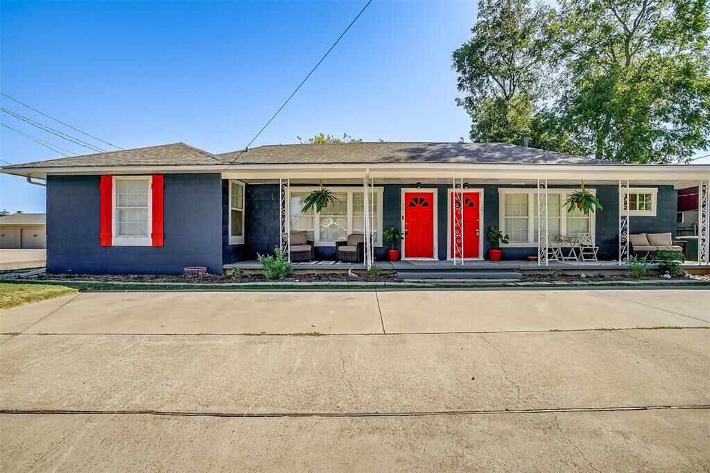 Property Photo: 201 S Jones Street TX 76048