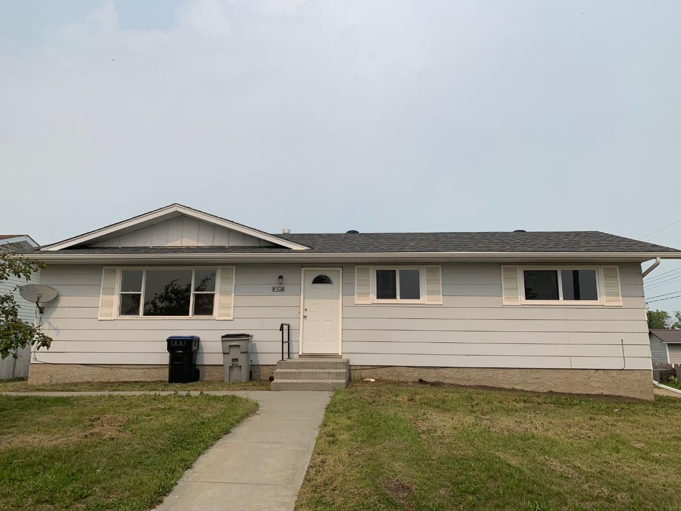 Property Photo: 4508 46 Avenue AB T0E 1N0