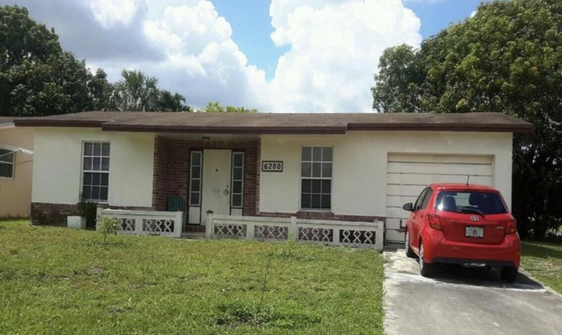 Property Photo: 6280 SW 8 Place FL 33068