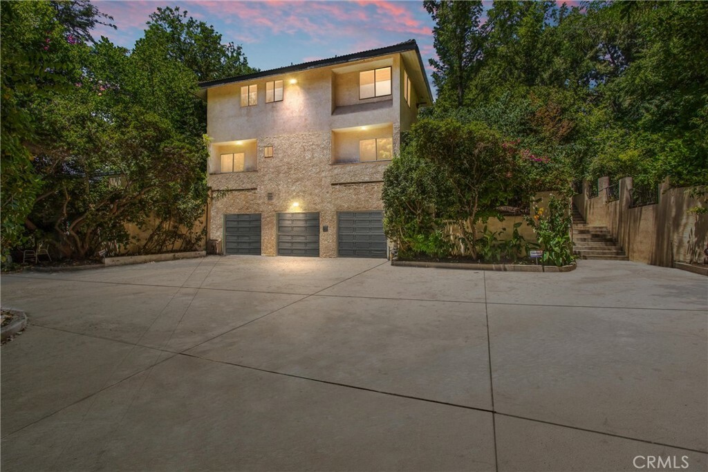 Property Photo: 1671 Walter Court CA 92324