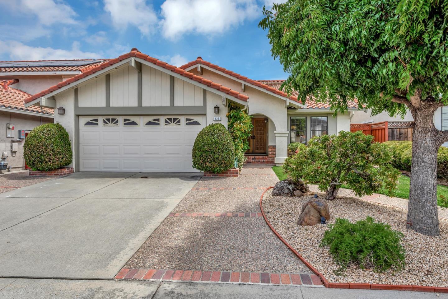 Property Photo: 525 Seagate Way CA 94002