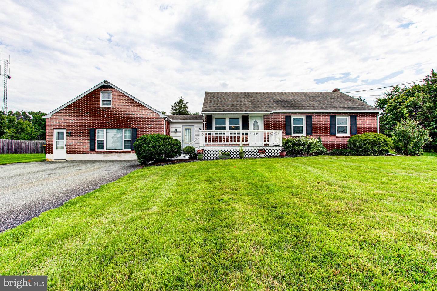 Property Photo:  1883 Hoffmansville Road  PA 19435 