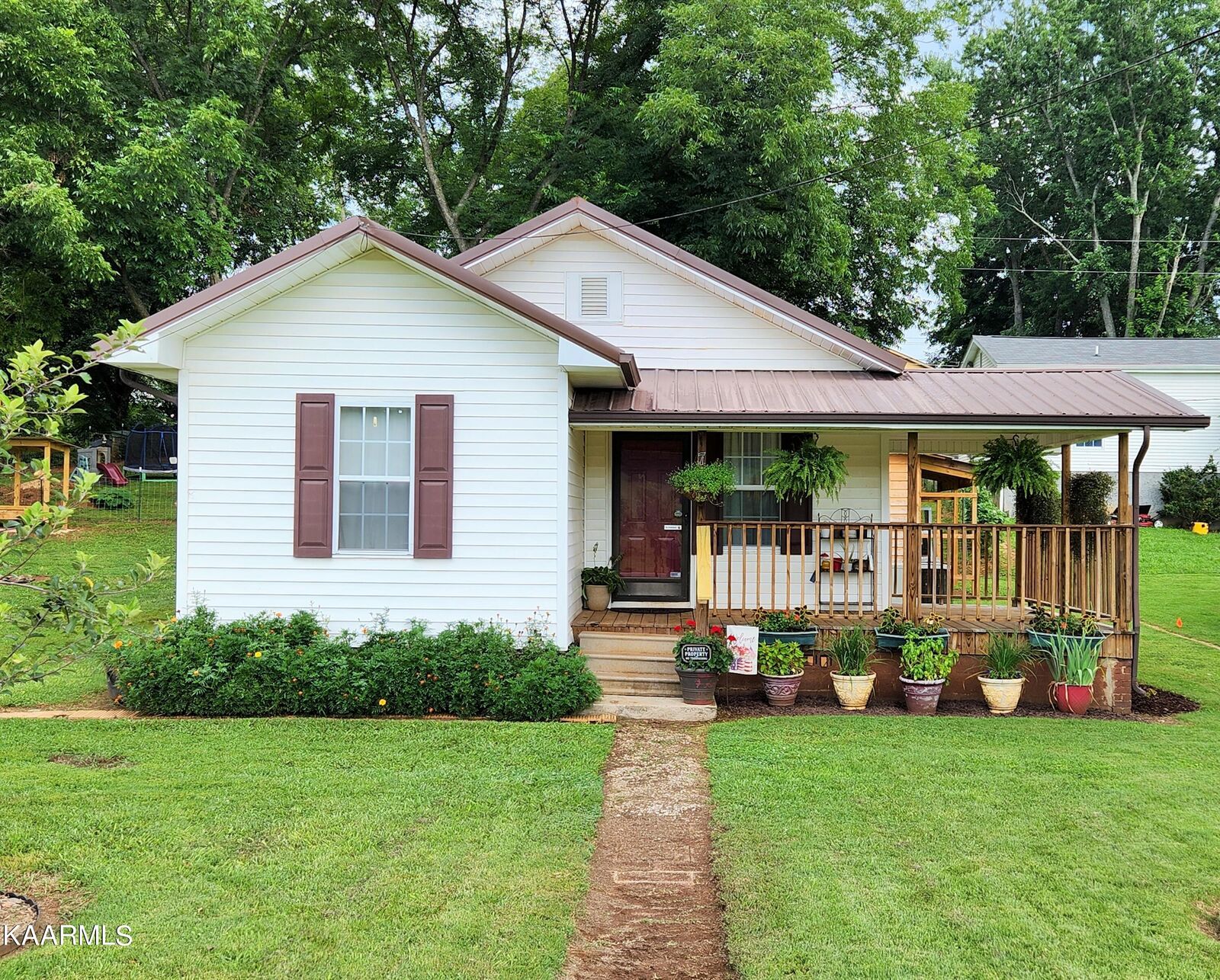 Property Photo:  714 Steekee St  TN 37774 