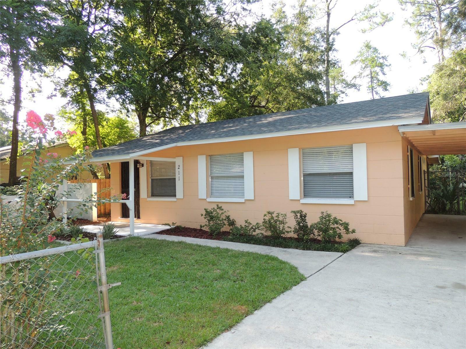 Property Photo:  211 NW 20th Avenue  FL 32609 