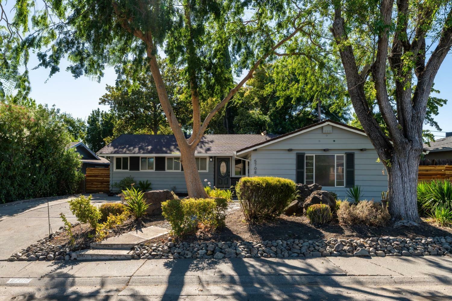 Property Photo: 5708 Tahama Street CA 95841