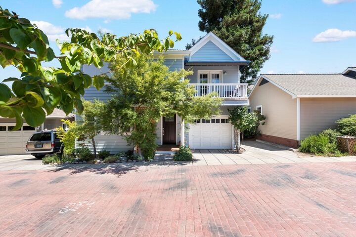 276 9th St Alley  Ashland OR 97520 photo