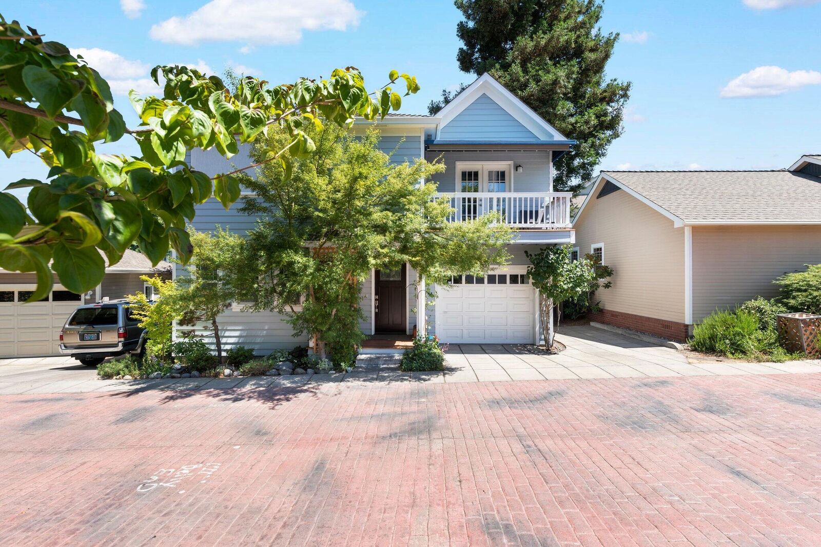 Property Photo: 276 9th St Alley OR 97520