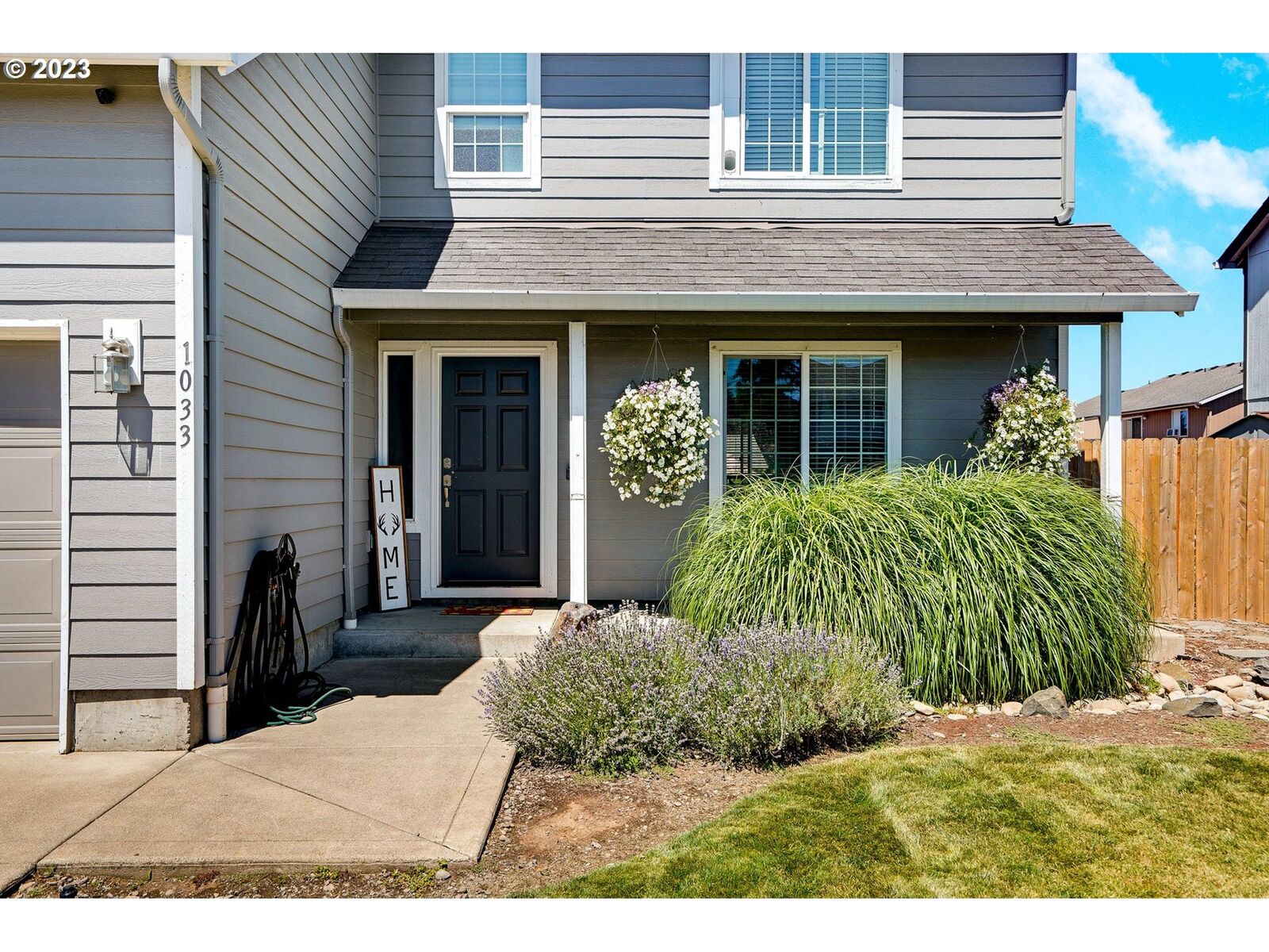 Property Photo: 1033 Western Ct OR 97383